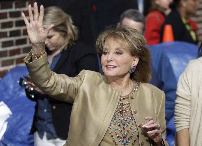 La periodista y personalidad estadounidense Barbara Walters murió en su casa de Nueva York el 30 de diciembre. En esta fotografía se le ve la última vez que estuvo en el Late Show de David Letterman, el 20 de mayo de 2015. Foto: PETER FOLEY / EFE