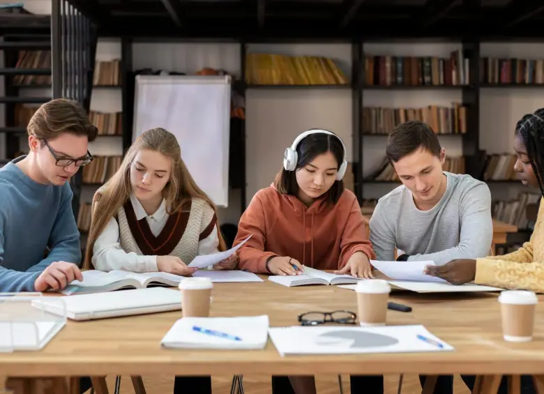 El feedback, bien gestionado, se convierte en una herramienta clave de liderazgo positivo dentro de las organizaciones. FOTO: GETTY