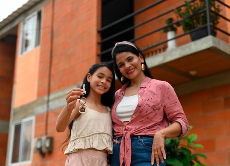 Alba María y Andrea, beneficiadas de VIVA en San Pedro de Urabá. Foto: CORTESÍA 