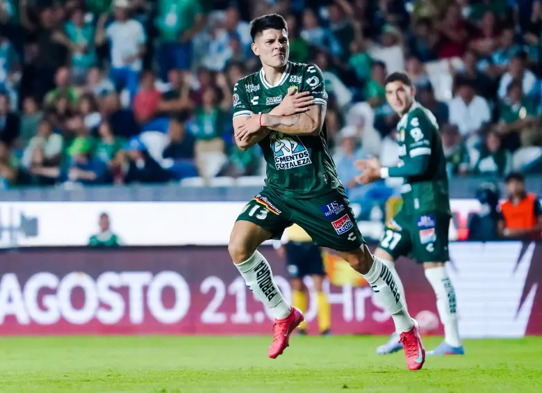 El antioqueño Daniel Arcila, de 22 años, llegó al León a cambio de 2.5 millones de dólares desde Enviado. FOTO: TOMADA DEL X DE @ClubLeonFc
