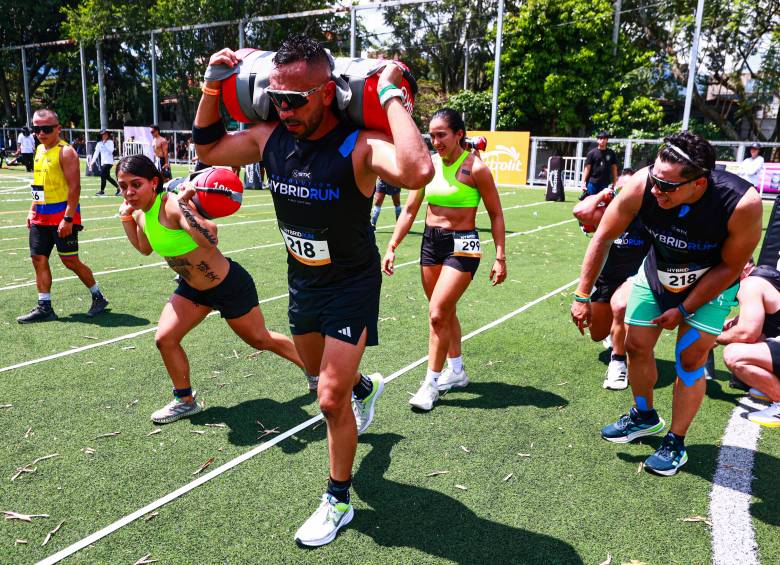 La Unidad Deportiva de Belén se convirtió en un escenario de adrenalina pura y superación personal, donde cada participante luchó contra el reloj y contra su propia fatiga. Foto: Manuel Saldarriaga Quintero.