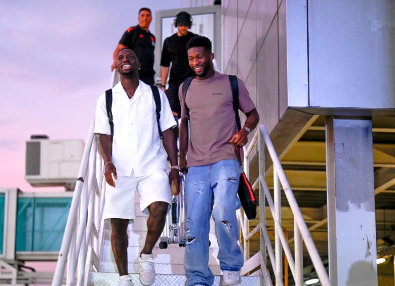 Jéfferson Lerna y otros compañeros de la Selección, de viaje a Barranquilla. FOTO CORTESÍA FCF