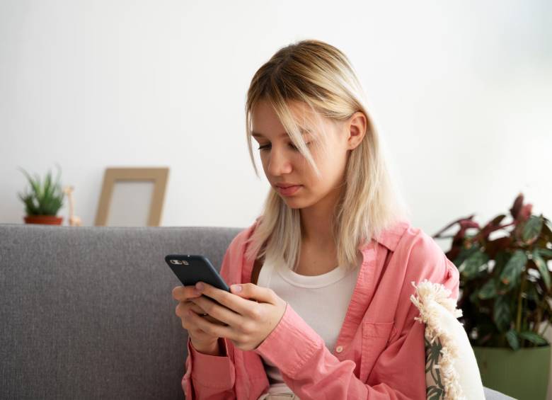 Cuatro de cada cinco jóvenes en Colombia afirman que las redes sociales les genera ansiedad. FOTO Freepik