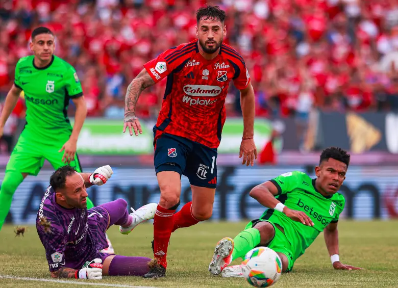 Francisco Fydriszewski, delantero del DIM, terminó como el goleador de la Liga y es de los extranjeros de mejor rendimiento en Colombia. FOTO MANUEL SALDARRIAGA