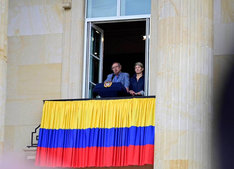 El 1° de mayo Petro salió al balcón del Palacio de Nariño y dio un largo discurso. FOTO cortesía Presidencia