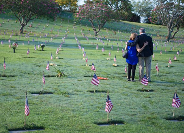 Las familias de las personas fallecidas conmemoran este día en honor al servicio prestado en EE. UU. FOTO: Tomada de Twitter @CMactual Helping Military Veterans