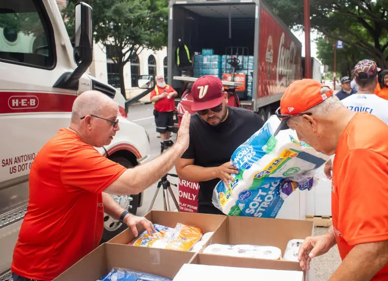 ¿Dónde donar para ayudar a las víctimas de los terremotos en Venezuela? Estos son los puntos, cuentas y ayudas habilitadas en Antioquia y Colombia. Foto: EFE