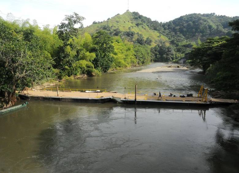 Las afectaciones económicas que ha traído el colapso y recuperación del puente El Alambrado son altas, los empresarios muestran preocupación por el tema. FOTO: COLPRESA - EL PAÍS