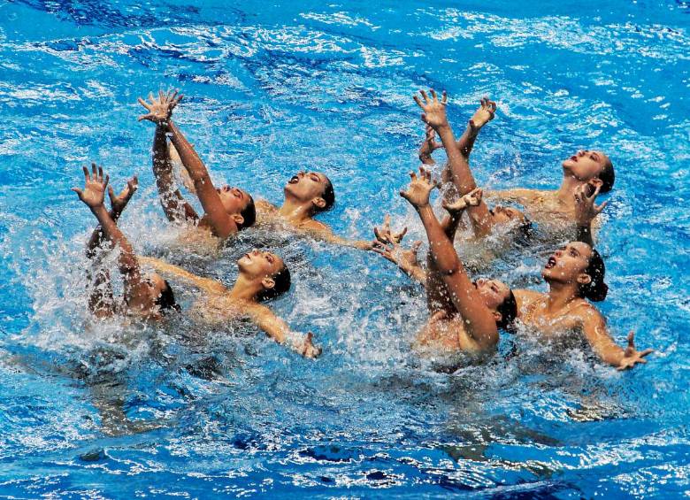 El equipo colombiano en acción durante la rutina técnica en los Juegos Suramericanos. FOTO cortesía comité olímpico colombiano