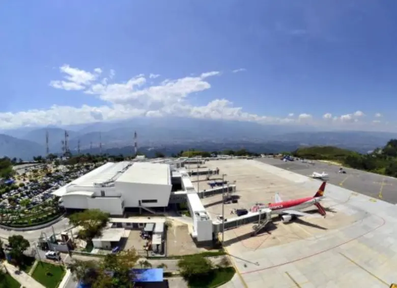 Migración Colombia avanza hacia un modelo de control migratorio más eficiente y seguro con tecnología de punta para el crecimiento turístico. FOTO: Migración / Colprensa