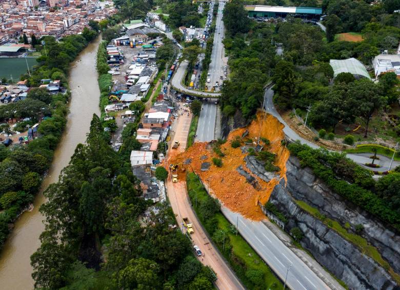 En el sitio habrían caído 10.000 metros cúbicos de tierra. Foto: Manuel Saldarriaga.