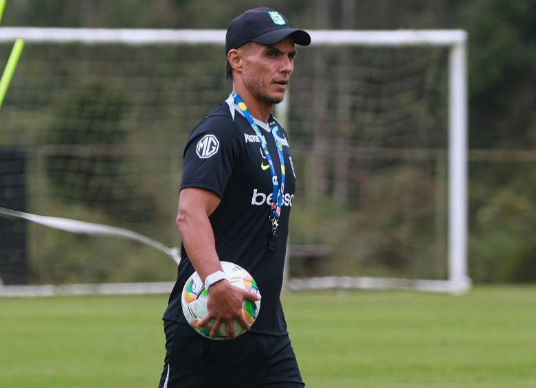 Lucas González, técnico de Atlético Nacional. FOTO MANUEL SALDARRIAGA