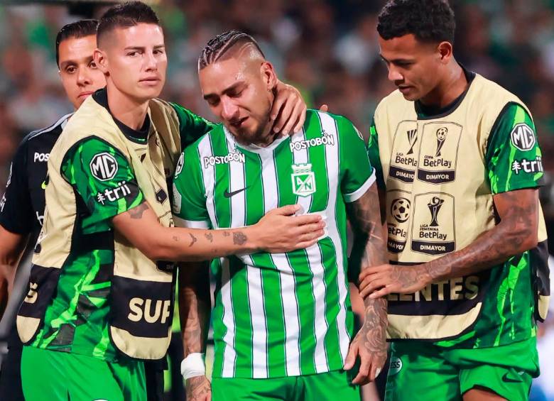 Cristian “Chicho” Arango salió entre lágrimas del partido frente a Millonarios. Los exámenes confirmaron la gravedad de su lesión y se suma a la larga lista de lesionados del club. FOTO camilo suárez 