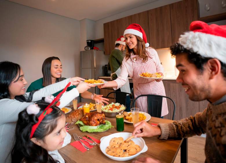 La navidad es la época de las familias. Le contamos de dos recetas para descrestar a sus invitados. Foto: Getty.