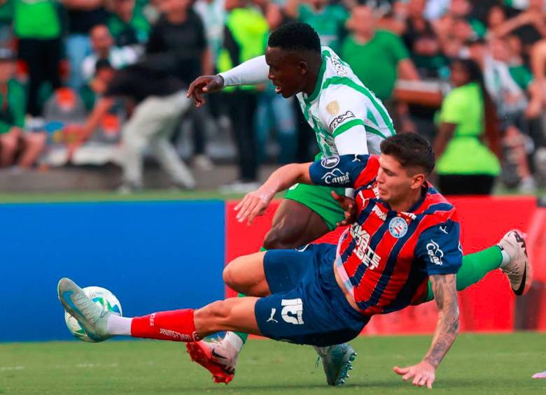 Kevin Viveros fue el autor del gol con el que Nacional venció 1-0 a Bahía. FOTO MANUEL SALDARRIAGA