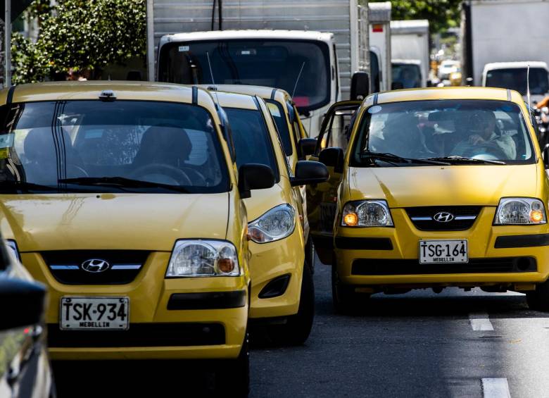 Los taxistas decidieron salir a paro este 25 de octubre en Bogotá. FOTO JAIME PÉREZ 