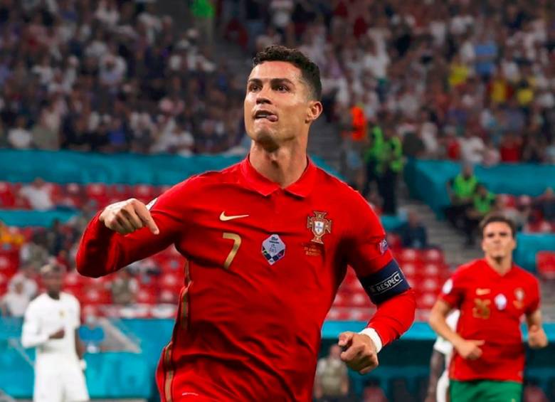 https://www.elcolombiano.com/deportes/futbol/desmienten-castigo-a-cristiano-ronaldo-con-99-latigazos-en-iran-CA22660736