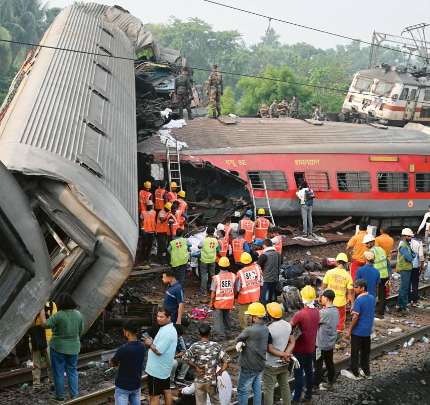 El accidente ocurrió en el estado oriental de Odisha, India, la noche del pasado viernes, hasta el momento el balance es de: 288 muertos y 900 heridos. Foto: Getty
