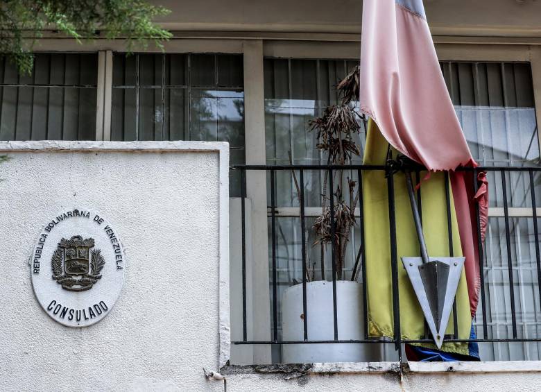 El consulado veneolano en Medellín está cerrado desde enero de 2019. FOTO: Jaime Pérez