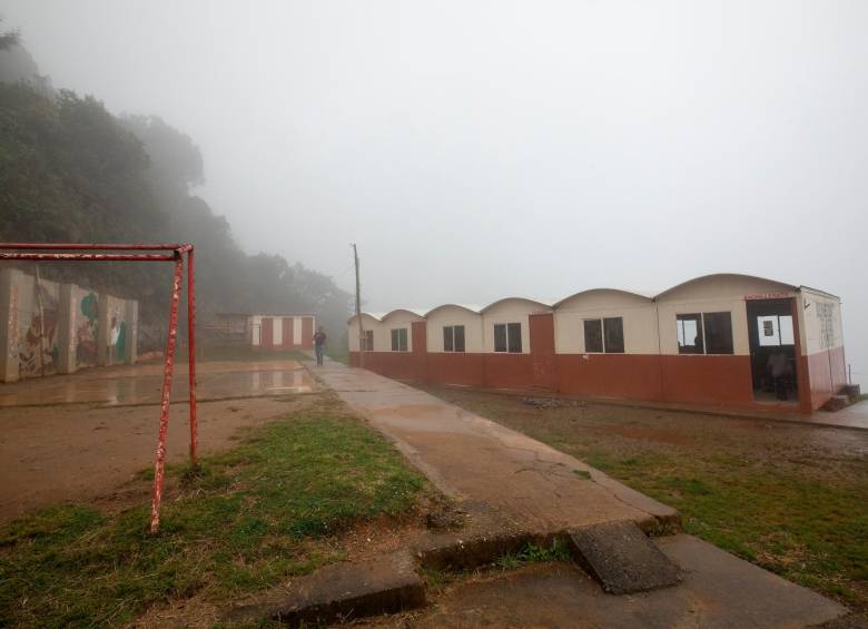 La escuela está sin terminar, aunque hubo una promesa de modernizarla que no se cumplió. FOTOS CAMILO SUÁREZ