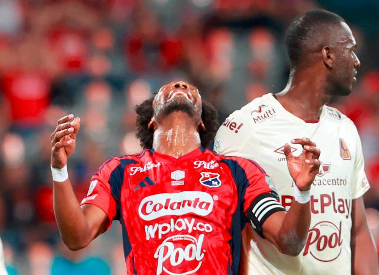En la imagen, Didier Moreno lamentándose en el duelo frente al Tolima. FOTO MANUEL SALDARRIAGA