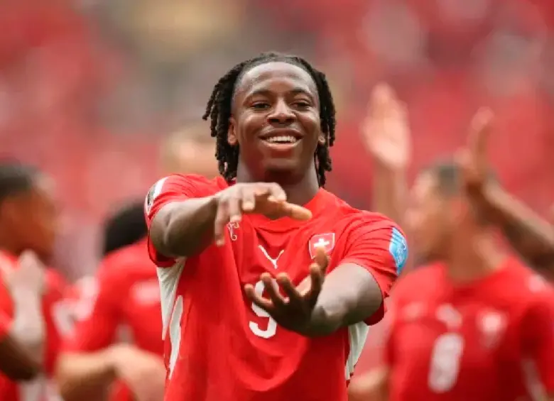 Johan Manzambi, una de las revelaciones del Mundial de Norteamérica-2026, sería la gran ausencia de Suiza para el duelo de octavos de final frente a Colombia tras sufrir una lesión de rodilla. FOTO AFP