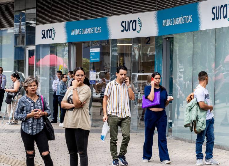 EPS, farmacias, concesionarios, restaurantes y supermercados tienen su ranking en las 1.000 empresas más grandes. FOTO EL COLOMBIANO