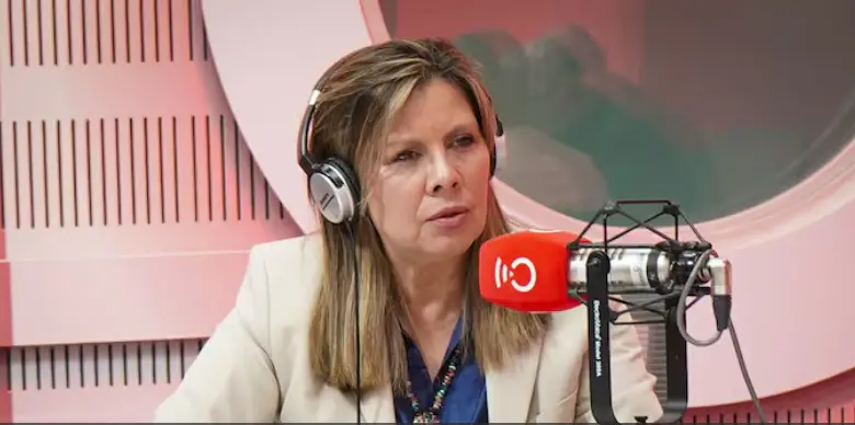 Luz Adriana Camargo en 6AMW