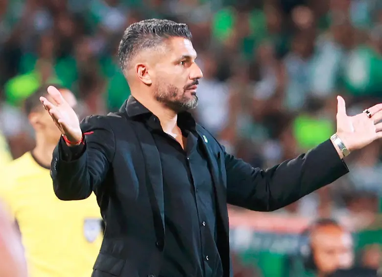 El técnico Javier Gandolfi fue claro en que no va a renunciar al equipo tras quedar eliminado en la Liga Betplay-1. FOTO MANUEL SALDARRIAGA