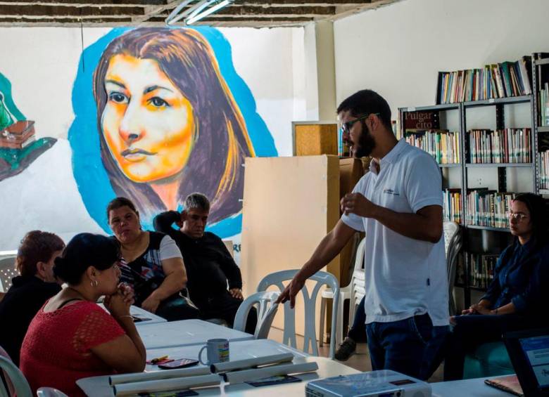 La biblioteca comunitaria del barrio Santander de Medellín es una de las 25 que hacen parte de Rebipoa y que se beneficiarían con los libros que lleguen de España. FOTO Cortesía Rebipoa