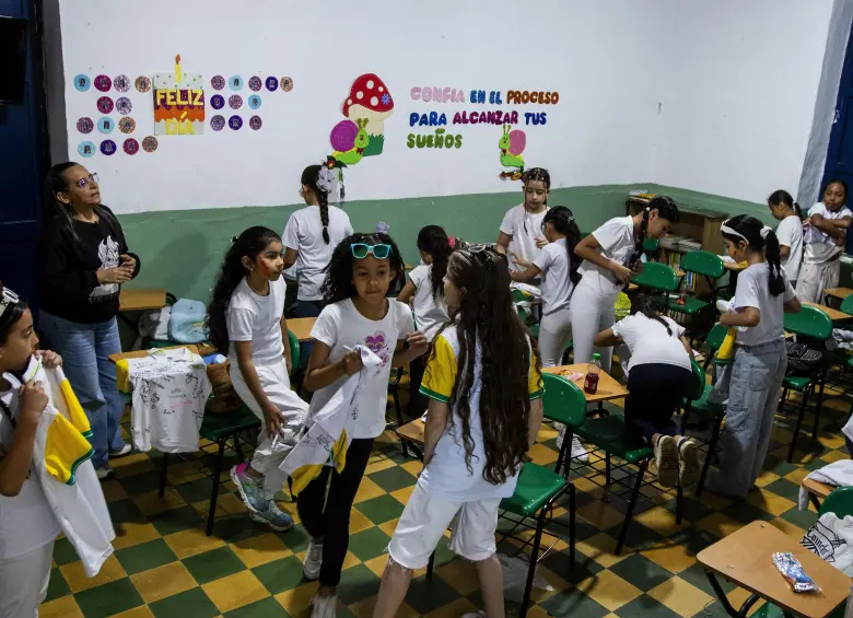 Así eran los salones de la Escuela Malta, en Itagüí, que hoy enfrenta el cierre tras una decisión corporativa. Foto: Julio César Herrera Echeverri.