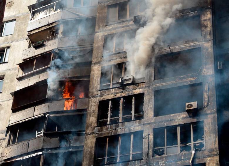 Sviatoshyn es uno de los barrios más históricos de Kiev, capital de Ucrania. Varios de los edificios residenciales han padecido los estragos de las bombas caídas sobre las construcciones FOTO getty