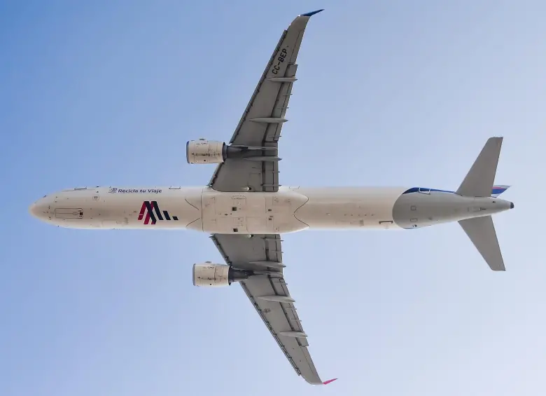 El negocio de carga fue otro de los pilares del año. Las filiales del grupo transportaron más de 1 millón de toneladas en 2025, consolidando a LATAM Cargo Group como el mayor operador de carga aérea de América Latina.