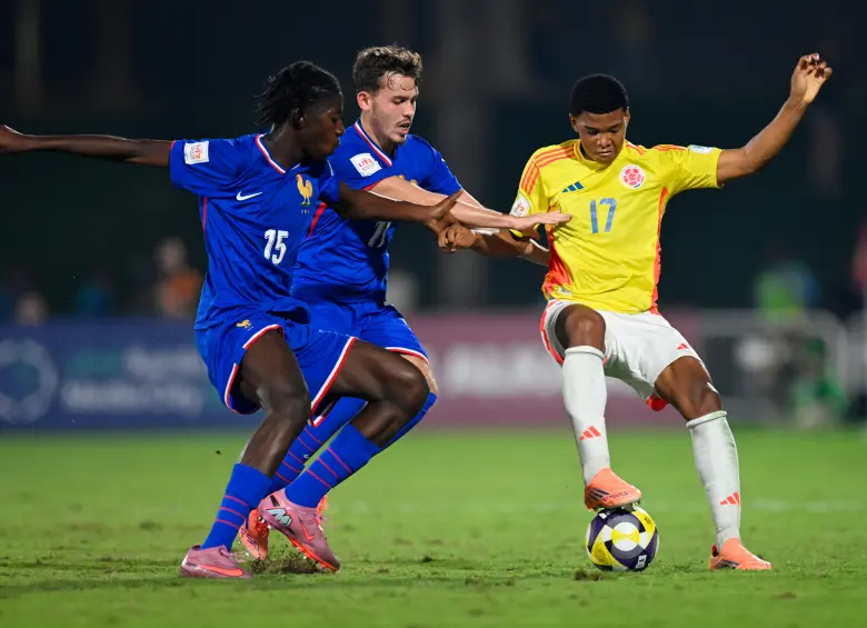 Flórez, quien durante el Mundial mostró desequilibrio, fue esta vez controlado por los jugadores franceses. FOTO: GETTY