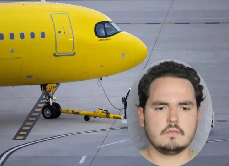 Las autoridades estadounidenses acusan a Restrepo Caballero de dañar los paneles del baño del avión y derramar un líquido desconocido en el piso. Foto: AFP y WPLG Local 10 News