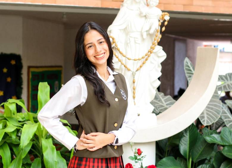 Ella es Valeria Díaz González, estudiante santandereana que sacó el primer puesto en las pruebas Saber 11 en Colombia este año. FOTO: REDES SOCIALES 