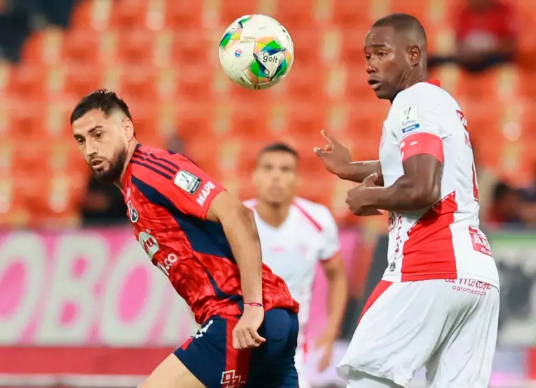 El delantero argentino Francisco Fydriszewski es una de las figuras del Medellín en el segundo semestre del año. FOTO: Manuel Saldarriaga