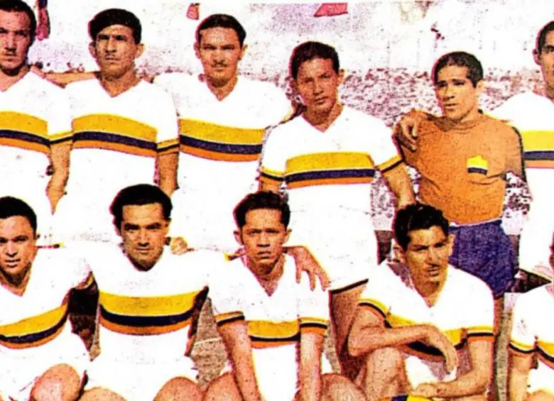 Equipo de la Selección Colombia de 1945 que participó en la primera Copa América. FOTO: IMAGEN DEL LIBRO LA HISTORIA DE LA SELECCIÓN COLOMBIA