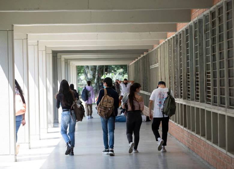 El Sistema Universitario Estatal hizo un llamado a tomar medidas a corto plazo para tratar de reducir la cifra de 2 millones de jóvenes que estima que están por fuera del sistema de educación superior. FOTO Camilo Suárez
