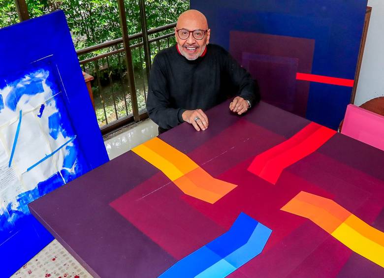 El maestro Álvaro Marín Vieco, uno de los referentes del arte abstracto en Colombia. FOTO Jaime Pérez 