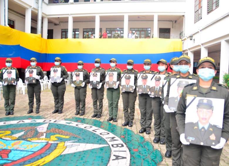 La patrullera Luisa Fernanda Zuleta, quien falleció luego de ataque en Yarumal, fue homenajeada por la Policía. FOTO Cortesía