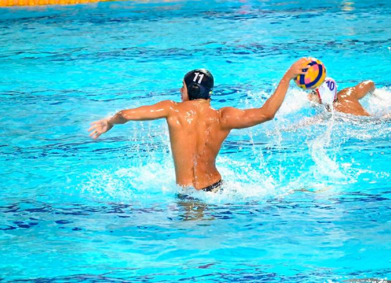 Juan José Zuluaga, un deportista versátil, pues juega en todas las posiciones, es una de las figuras de la Selección Colombia de polo acuático. FOTO CORTESÍA 
