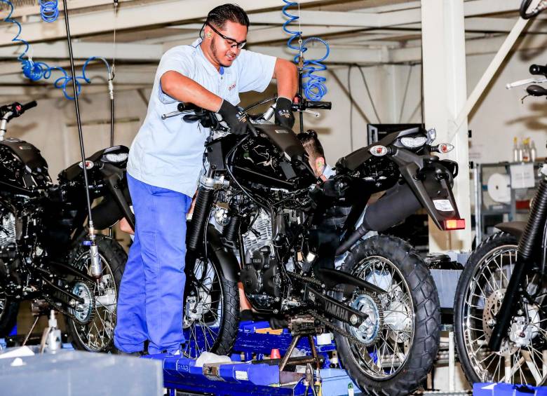 La Encuesta de Escasez de Talento en Colombia 2023, hecha por ManpowerGroup, revela que el déficit de mano de obra calificada en la industria de transporte, logística y automotor es del 77%. FOTO EL COLOMBIANO. 