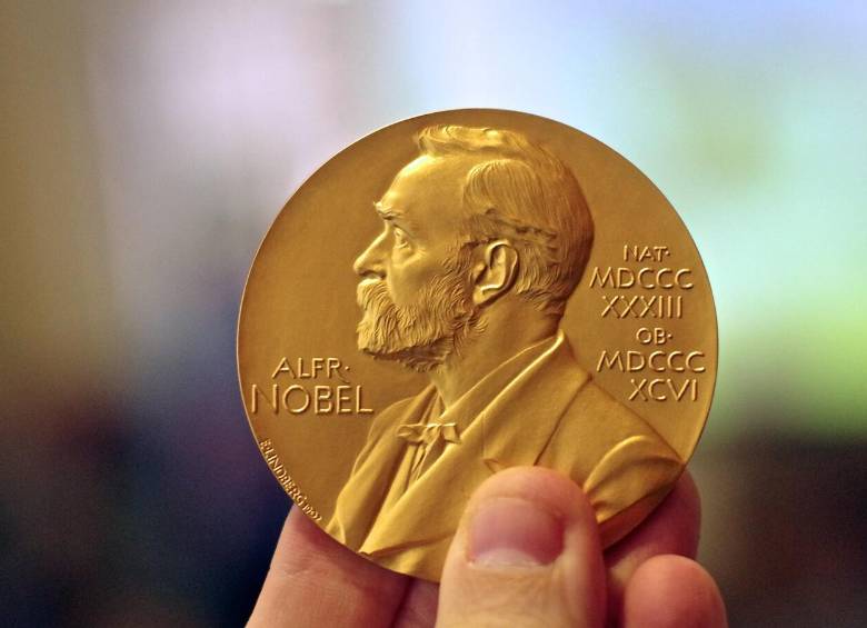 La medalla del Premio Nobel de Física, galardón que en 2026 recibió el físico belga Francis Halzen por sus contribuciones al Observatorio de Neutrinos IceCube y al descubrimiento de neutrinos de alta energía de origen astrofísico. Foto: Premio Nobel