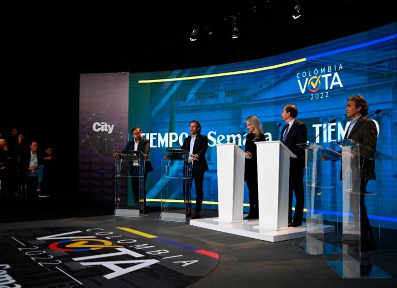 Gustavo Petro, Federico Gutiérrez y Sergio Fajardo se enfrentan en el debate presidencial. FOTO: Colprensa