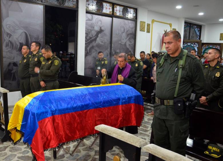 Misa en honor de la patrullera asesinada. FOTO: CORTESÍA POLICÍA