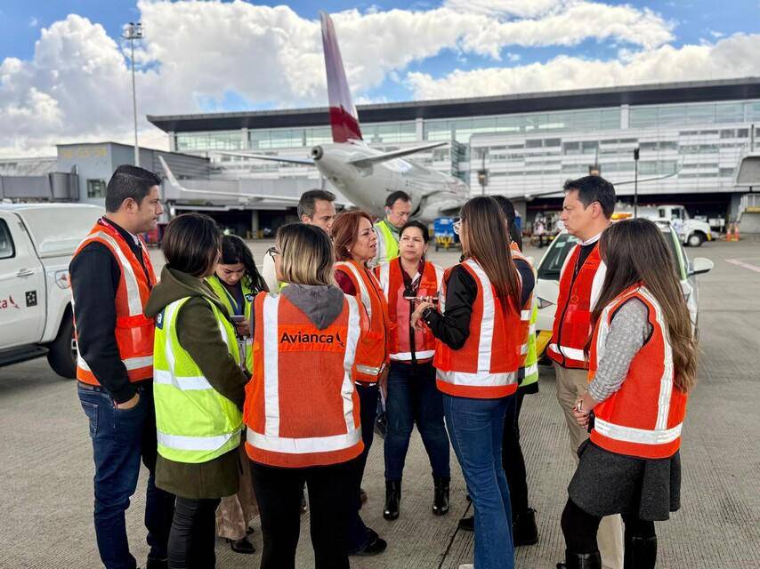 La cadena de valor de la aviación, aerolíneas, operadores aeroportuarios, proveedores de navegación aérea, fabricantes, empleados y actividades turísticas, aporta 15.500 millones de dólares al PIB colombiano y sostiene 920.800 empleos. FOTOS: Colprensa.