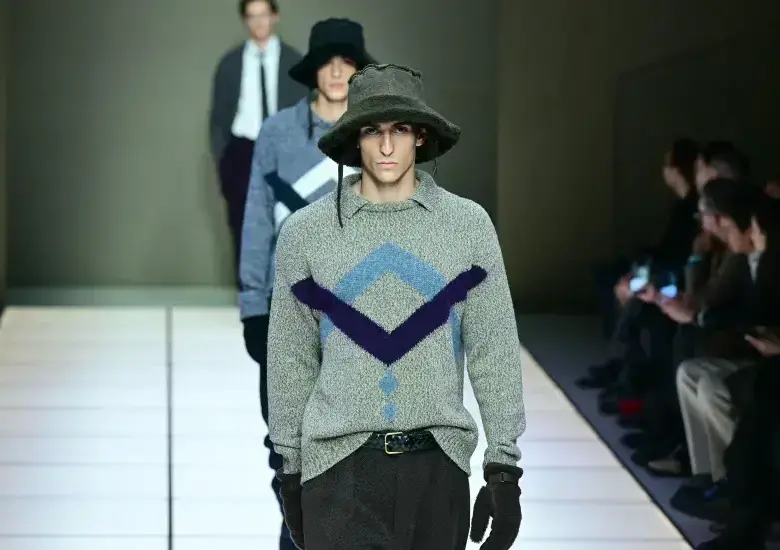 Desfile de la colección de Giorgio Armani en la Semana de la Moda Masculina en enero de 2026. FOTO: AFP