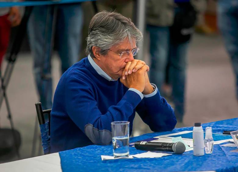 Guillermo Lasso, de 67 años, advirtió que sí estará en la Asamblea enfrentando el juicio político por presunta corrupción que podría sacarlo del cargo. La oposición ya tiene 104 votos en su contra. FOTO Getty