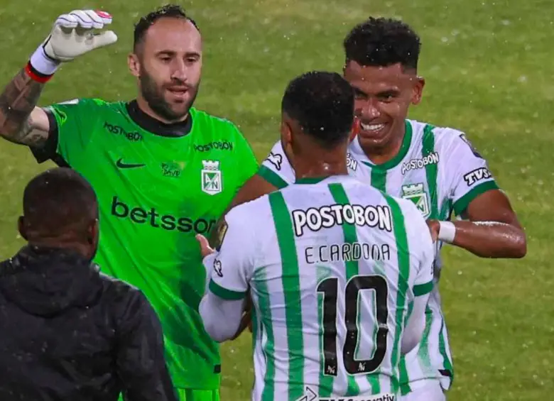 David Ospina, Edwin Cardona y William Tesillo hacen parte de la nómina que viajó a Manizales para el duelo ante Once Caldas. FOTO MANUEL SALDARRIAGA 